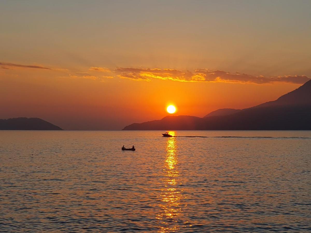 Bangalo Com Vista Para O Mar No Condominio Yacamim Ilhabela Praia Do Curral Εξωτερικό φωτογραφία